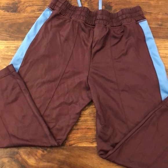 Sweaty Betty Hyde Cropped Pants in Oxblood S - Picture 9 of 9